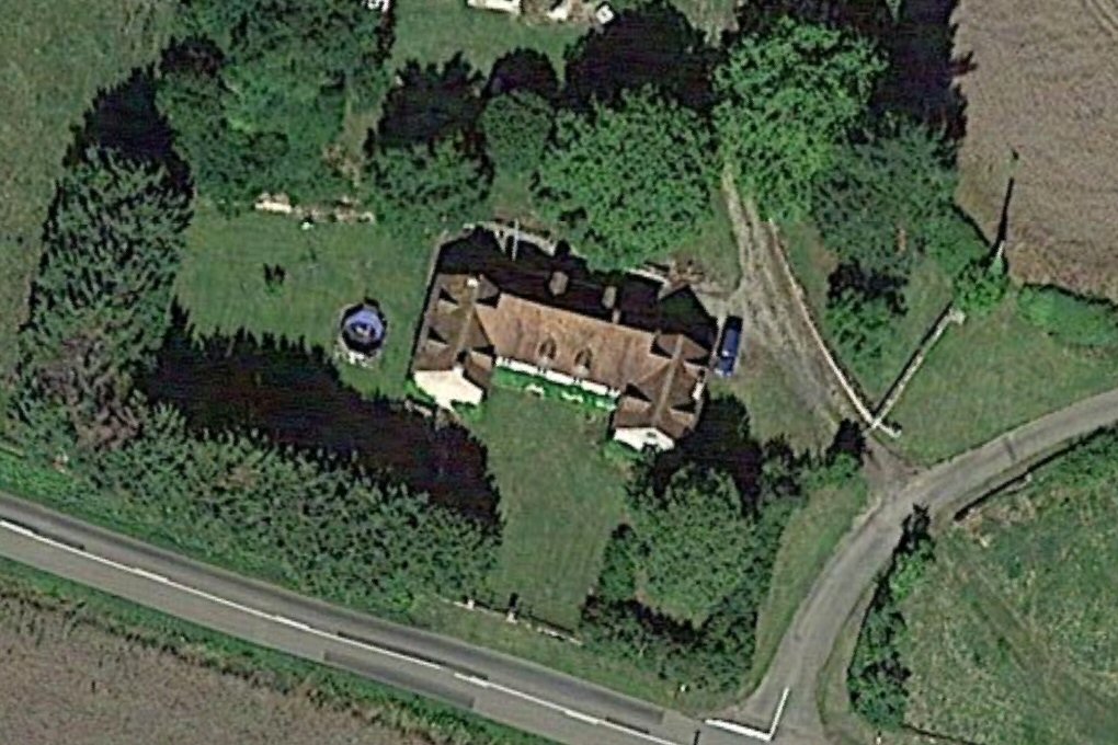 château d'Anlezy, reconstruit au XVIIIe siècle