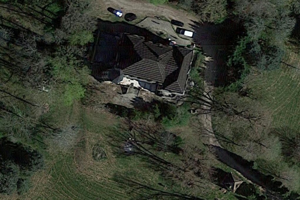 chateau de Belcastel (Tarn), flanqué d'une tour polygonale