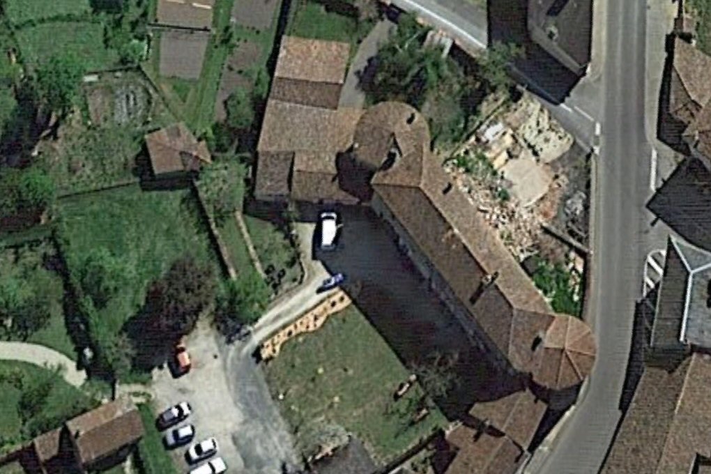 chateau de Champagne Mouton, très dénaturé par un hangar