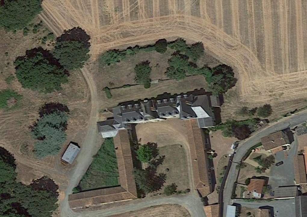 chateau de Rigny à Saint Léger de Montbrun, du XVIe siècle chateau de Rigny à Saint Léger de Montbrun, du XVIe siècle