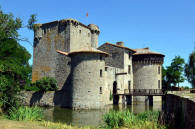 ch�teau fort de Tenessus 79350 Amailloux