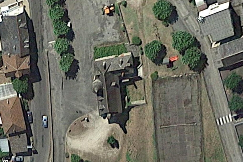 manoir de Laval de Cère, mairie et bureau de poste