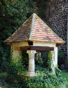 château de Chalain d'Uzore