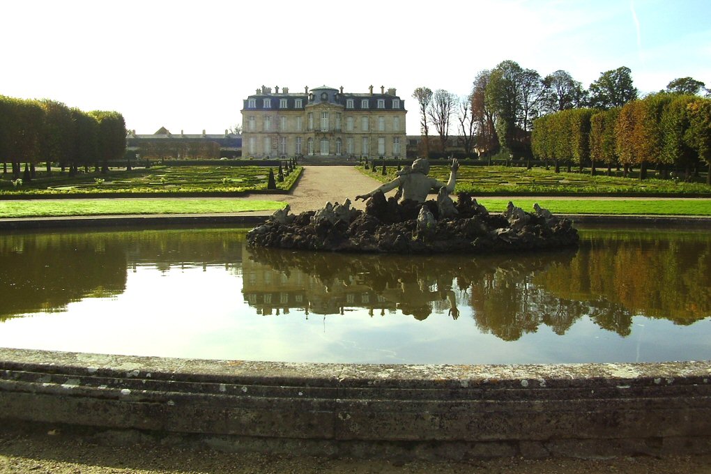 chateau de Champs sur Marne parc ouvert au public chateau de Champs sur Marne parc ouvert au public