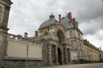 chteau de Fontainebleau   porte de la cour ovale