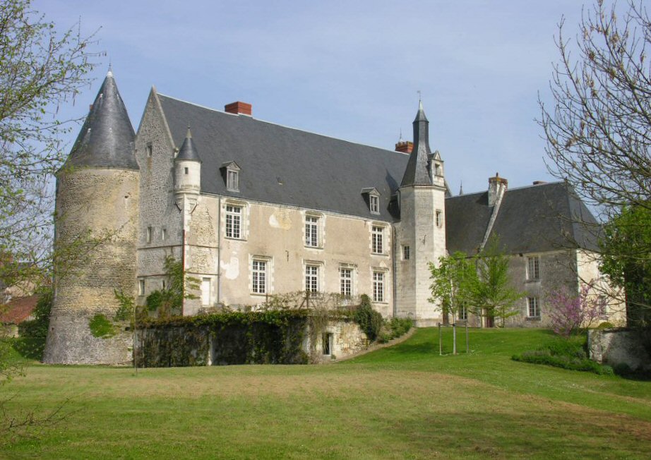 http://www.chateau-fort-manoir-chateau.eu/image/chateau-de-genille-37_a.jpg
