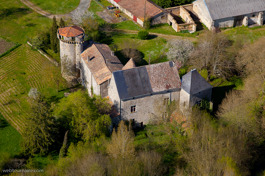 chateau de Germain à Saint Coutant, inscrit MH en 1943