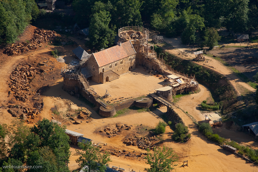 chateau de Guédelon à Treigny, ouvert au public de mars à octobre