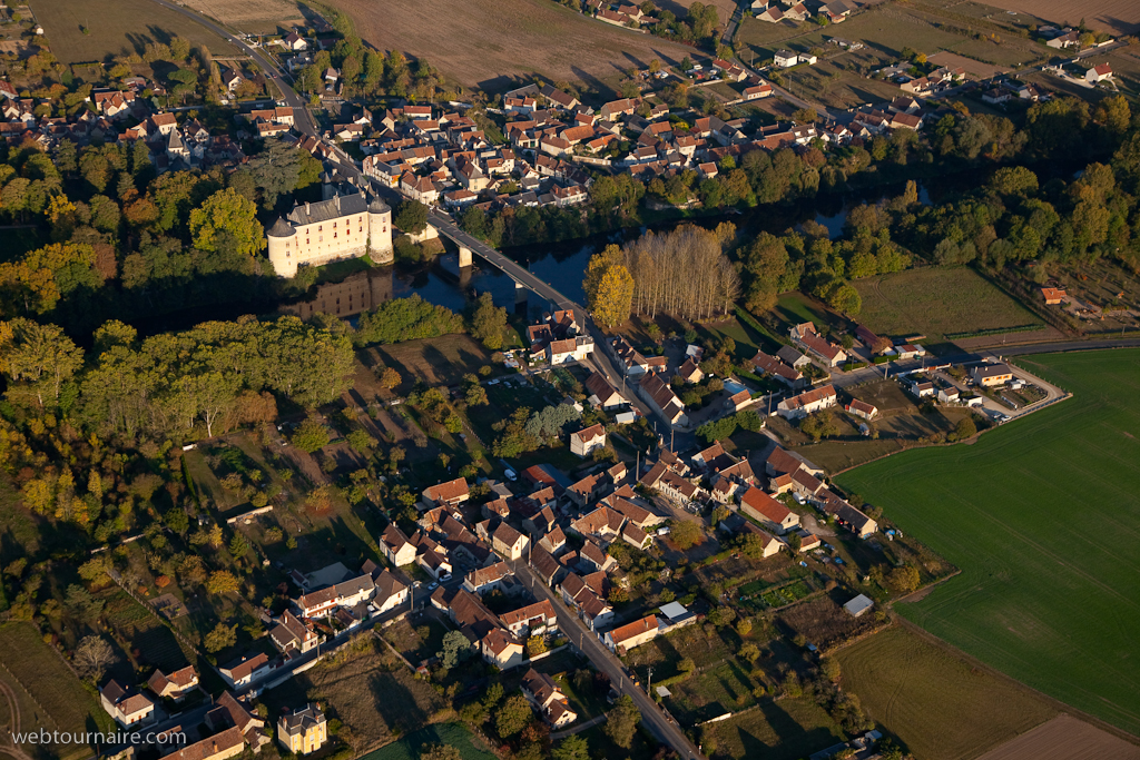chateau de La Guerche, ouvert au public de juin à septembre