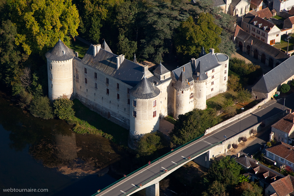 chateau de La Guerche, ouvert au public de juin à septembre