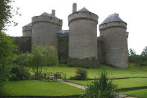 château de Lassay les Châteaux
