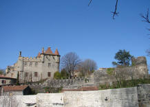 chateau de murol - face sud tour sud est