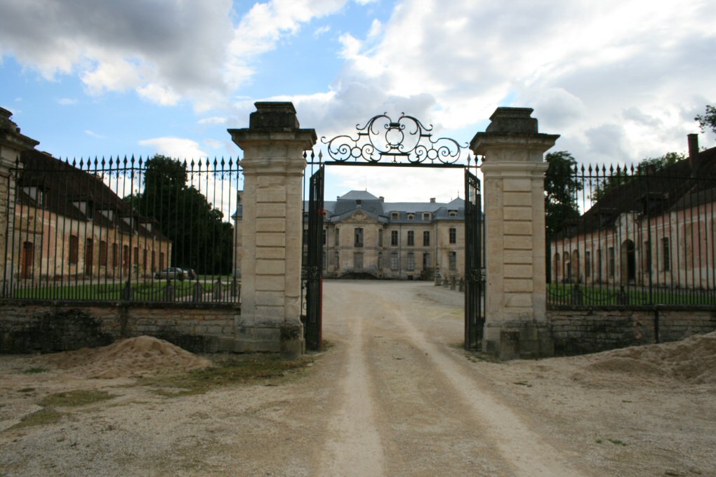 chateau de Vaux à Fouchères classé MH le 25 janvier 1980