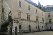 chateau de V�zins de L�v�zou