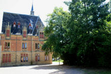 château du Petit Bois   Cosne-d'Allier
