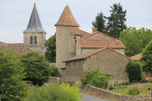 maison-forte de Pluviniers   Pi�gut-Pluviers