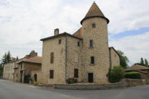 maison-forte de Pluviniers   Pigut-Pluviers