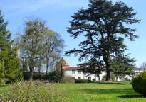 chateau de thuret-batiment principal