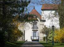 chateau de thuret-entr�e-tour
