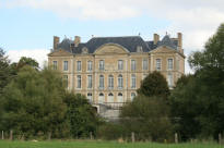 chateau d'Aulnois sur Seille