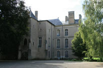 chateau d'Aulnois sur Seille