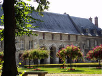 Palais des Evques Comtes de Beauvais