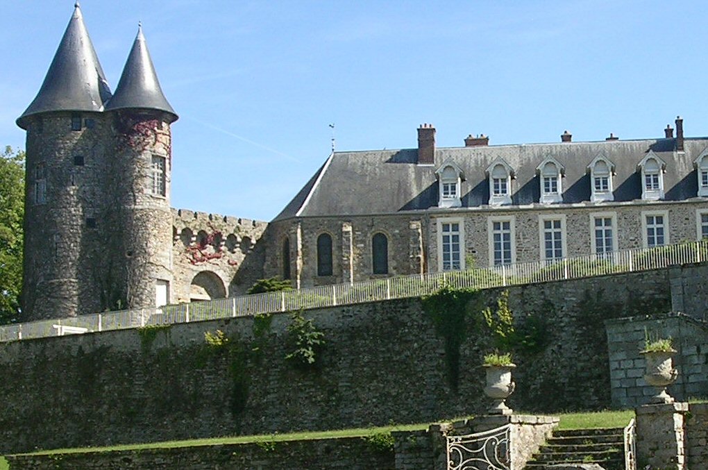 chateau de Bruyères le Châtel, propriété privée