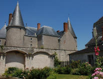 chateau de Huisseau sur Mauves