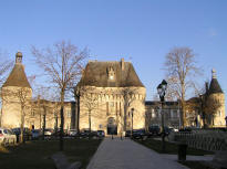 chateau de Jonzac, accueille la mairie et la sous-préfecture