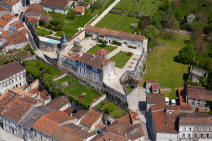 chateau de la Cave � Saint Savinien