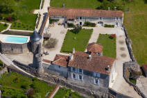 chateau de la Cave � Saint Savinien