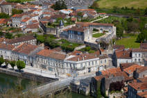 chateau de la Cave � Saint Savinien