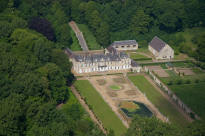 Ch�teau de Lozembrune