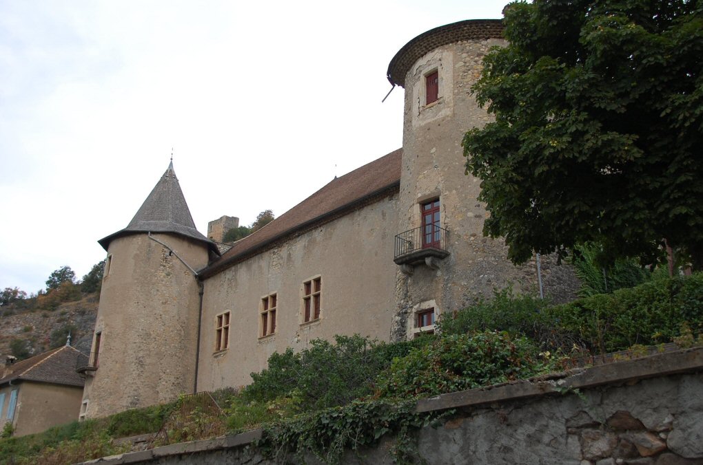 chateau de Montmaur, ouvert au public visites voir le site