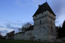 chateau de Monts-sur-Guesnes