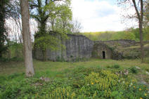 chateau de Poilvache � Houx