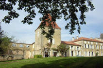 ch�teau de Saint Loup&nbsp;a&nbsp;Montagnac-sur-Auvignon
