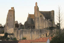 chateau des Ev�ques � Chauvigny
