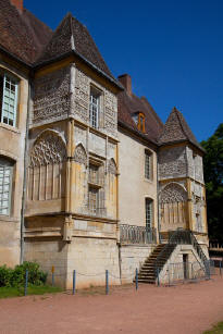 Palais de l'Abb� Jacques d'Amboise   Cluny