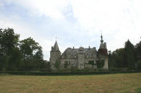 Ch�teau d'Assenois  L�glise