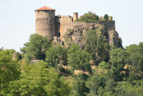 chateau fort de Bussol  Vic le Comte