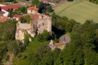 chateau fort de Buss�ol � Vic le Comte