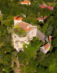 chateau fort de Buss�ol � Vic le Comte