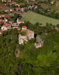 chateau fort de Buss�ol � Vic le Comte
