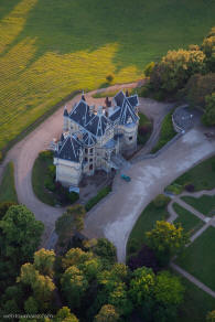 Ch�teau de Dampont �  Us