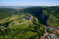 chateau de Joux  La Cluse et Mijoux