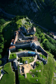 chateau de Joux  La Cluse et Mijoux