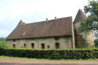 maison-forte de la Bruy�re � Dracy