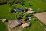 chateau de la Gu�rivi�re � Van�ais