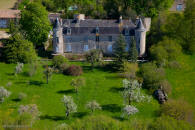 chateau de la Gu�rivi�re � Van�ais